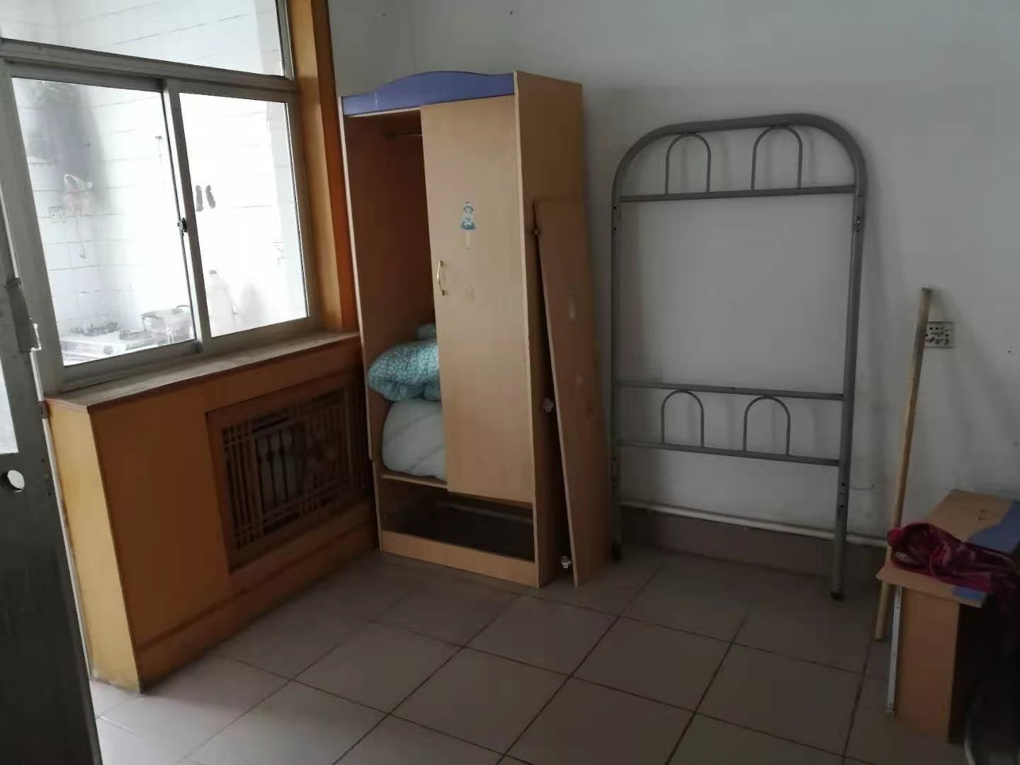 油田一中南校区及油田三小学区房五楼